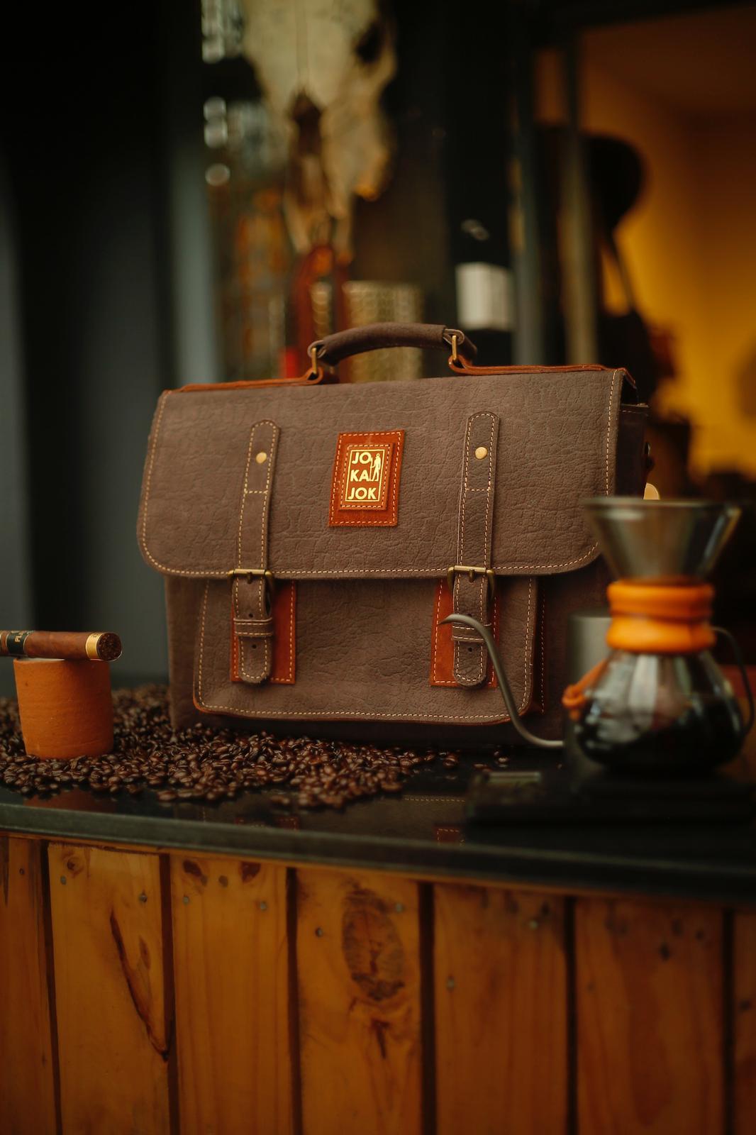 Double Strap Mocha